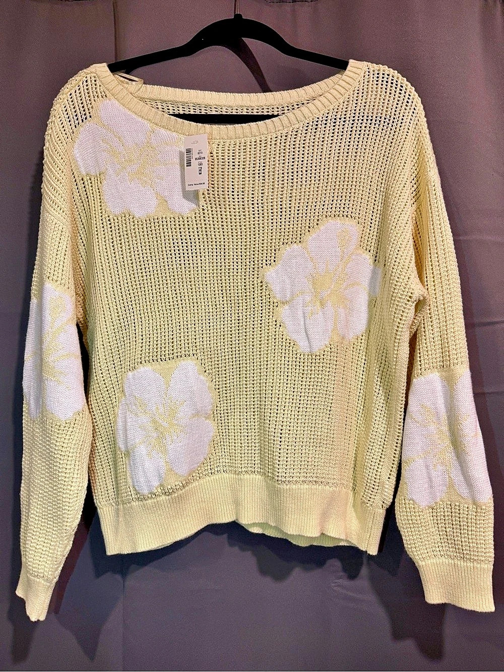 Aeropostale Floral Sweater in Yellow & White Size Medium NWT
